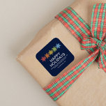 Modern farbige Schneeflocken Weihnachten Quadratischer Aufkleber<br><div class="desc">Einfache Weihnachts-Weihnachtsaufkleber mit einer Reihe von bunten Weihnachtsschneeflocken. Minimalistische Typografie. Sauberes einfaches Design. Alle Textbereiche sind personalisierbar. Kontaktieren Sie uns für Hilfe bei der Personalisierung oder Anpassung an Ihre individuellen Wünsche. Gute Ferien!</div>