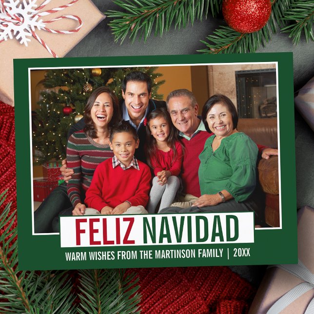 Modern Feliz Navidad Foto Green Postkarte (Customize to change your personalized text size or text style.)
