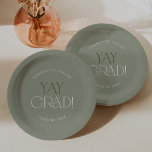 Modern Fete | Green Yay Grad Abschluss Pappteller<br><div class="desc">Diese modernen Fete grünen Yay Abschluss Papier Teller sind perfekt für ein einfaches Party. Das Design zeichnet sich durch eine elegante boho Typografie mit einer Touch von raffiniertem Stil in gedämpftem und minimalistischem Lichtschlager aus. Personalisieren Sie Ihre Teller mit dem Namen des Absolventen und des Jahrs der Klasse.</div>