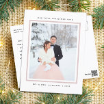 Modern First Christmas Mr. und Mrs. Foto Feiertagspostkarte<br><div class="desc">Einfach und modern mit einem Ihrer Lieblings-Foto wie Mr. und Mrs. erste Weihnachtsurlaub Postkarte.</div>