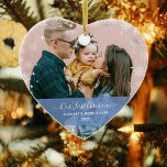 Modern First Christmas Together 2 Fotos - Herzlich Keramik Ornament<br><div class="desc">Elegante,  schicke "Our First Christmas",  personalisiertes Weihnachtsschmuck (herzförmig) für jüngere Paare,  mit moderner kursiver Typografie / Handschrift auf einer halbtransparenten blauen Band,  einem Rahmen aus weißen und silbernen Schneeflocken und kleinen Sternen. Stellen Sie sicher,  dass Sie die beiden Fotos,  den Familiennamen und das Jahr,  personalisieren.</div>