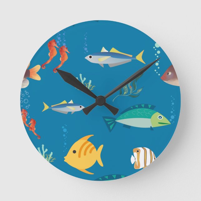 Modern Fish and Seahorse illustrated Pattern Blue Runde Wanduhr (Vorderseite)
