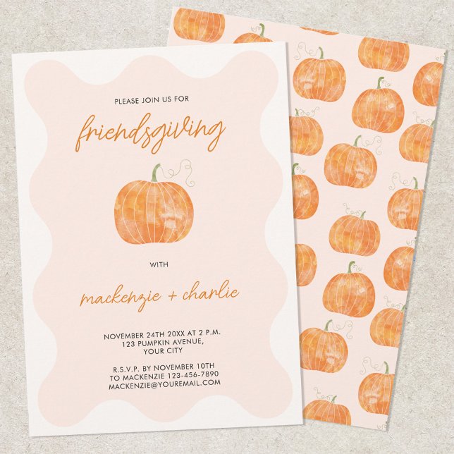 Modern Friendsgiving Dinner Watercolor Pumpen Einladung (Modern personalized watercolor pumpkin wavy framed friendsgiving Thanksgiving dinner invitation)