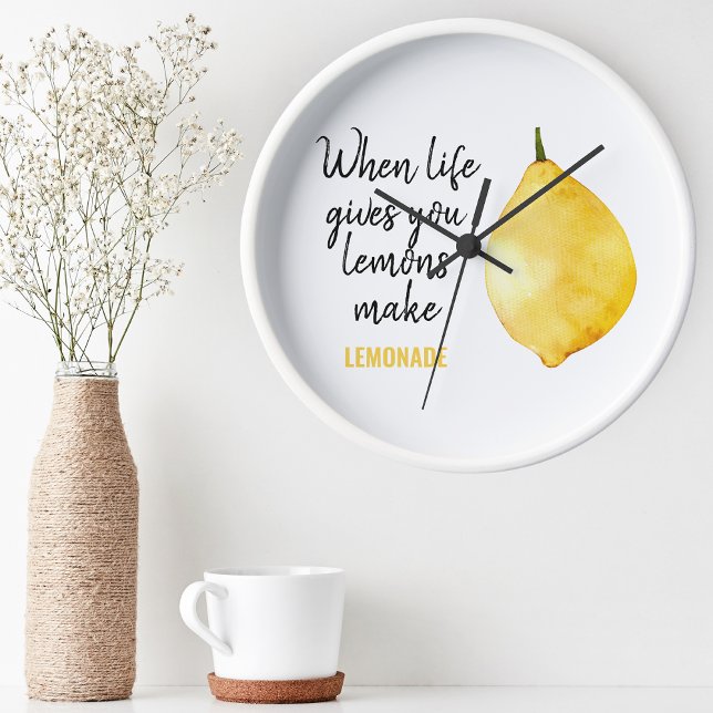 Modern Funny Lemon Yellow Zitat Runde Wanduhr (Von Creator hochgeladen)