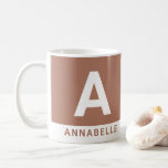 Modern gewagter Farbblock Terrakotta personalisier Kaffeetasse<br><div class="desc">Moderne fette Farbblock mädchenhafte Terrakotta personalisierter Name. Mit Platz für Initialen und Namen. Farben können geändert werden.</div>