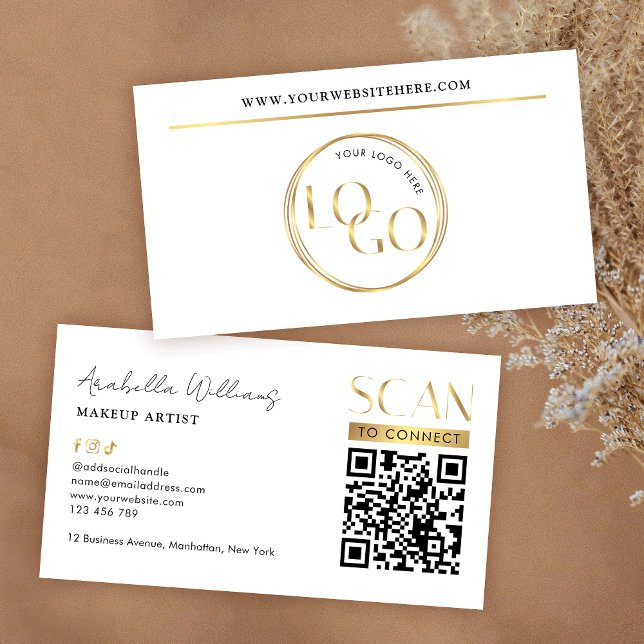 Modern Glam Gold Logo Makeup Beauty Salon QR Code Visitenkarte (Modern white and gold business cards with scannable QR code and your custom logo)