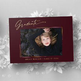 Modern Gold Ink Script Burgundy Foto Grad Card Folieneinladung