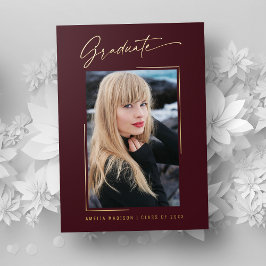 Modern Gold Ink Script Burgundy Grad Foto Card Folieneinladung
