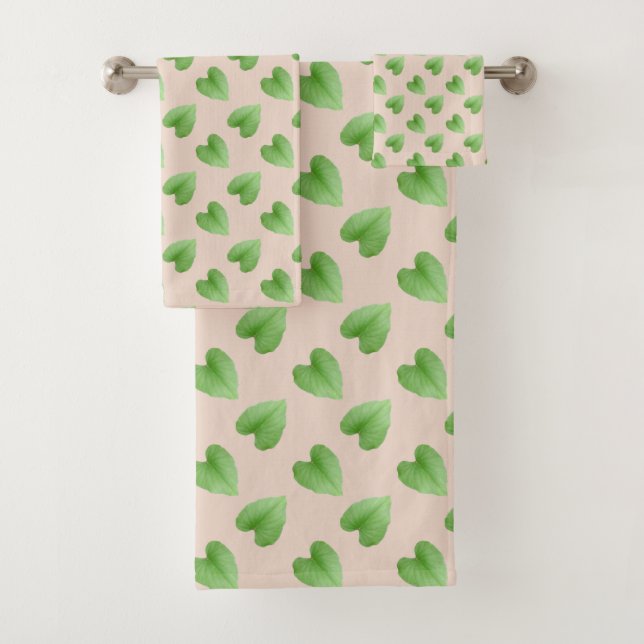 Modern Green Leaf Muster in Beige Badhandtuch Set (Insitu)