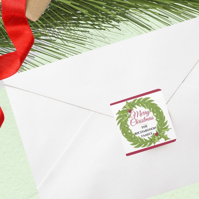Modern Green Wreath Merry Christmas Personalized Quadratischer Aufkleber (Modern Green Wreath Merry Christmas Personalized Square Sticker holiday envelope card label)