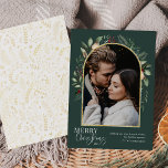 Modern Greenery Gold Arch Frohe Weihnachten 1 Foto<br><div class="desc">Dieses Design besticht durch einen modernen grünen Bogen mit einem zarten goldenen Rahmen aus Glitzer und einer Kontur aus weißem Rahmen mit einem vertikalen Foto aus Single. Um erweiterte Änderungen vorzunehmen, wählen Sie bitte unter 'Diese Vorlage personalisieren' die Option 'Weitere Anpassungen vornehmen'. Hier können Sie Textfelder, Farbe und Schriftart bearbeiten/hinzufügen....</div>