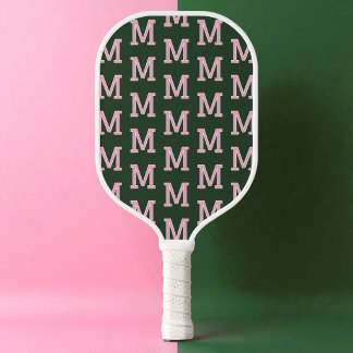 Modern Grün und Rosa Initialen Monogramm Muster Pickleball Schläger