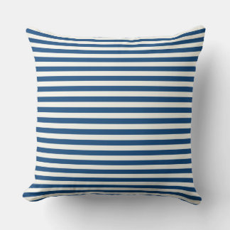 Modern Half-Inch Blue & White Stripe Pattern Kissen