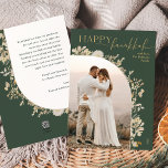 Modern Happy Hanukkah Green Gold 1 Foto Feiertagskarte<br><div class="desc">Dieses Design zeichnet sich durch ein Blumenbogen-Design mit einem zarten,  weißen Glitzer mit Blumenrahmen aus,  der einen Single senkrechten Foto Kontur. Um vorzeitige Änderungen vorzunehmen,  wählen Sie Personalisieren -> Bearbeiten mit der Option Entwurfswerkzeug,  um Textfelder,  Farbe und Schriftart weiter zu bearbeiten/hinzuzufügen.</div>