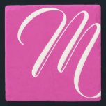 Modern Hot Pink und White Script Monogramm Steinuntersetzer<br><div class="desc">Dieser Untersetzer aus Stein verfügt über ein modernes und minimalistisches,  weißes,  benutzerdefiniertes Monogramm auf heiß rosa Hintergrund.</div>