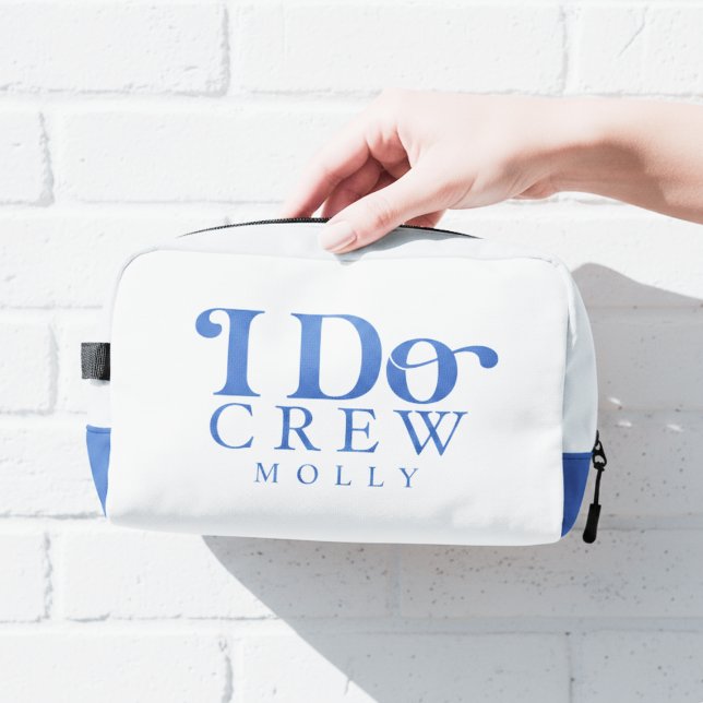 Modern I Do Crew Cobalt Blue Bridesmaid Waschbeutel (Get the crew together in style with this trendy "I Do Crew" design!)