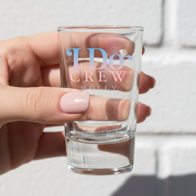 Modern I Do Crew Pastel Gradient Bridesmaid Schnapsglas (Get the crew together in style with this trendy "I Do Crew" design!)