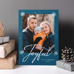 Modern Joyful Script Blue Winter Snowflakes Photo Feiertagskarte<br><div class="desc">Sending your greetings of the season with this "Modern Joyful Script Blue Winter Snowflakes Photo Holiday Card". For further customization,  please click the "customize further" link and use our design tool to modify this template.</div>