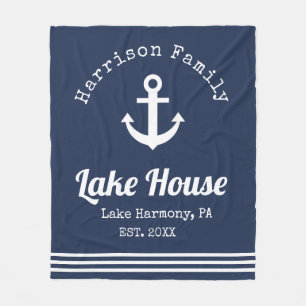 Modern Lake House Familienname Fleecedecke