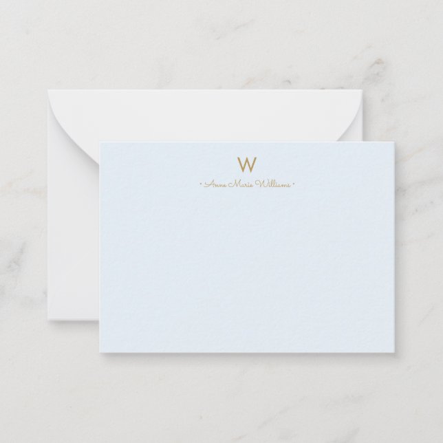 Modern Light Dusty Blue Gold Script Monogram Mitteilungskarte (Vorderseite)