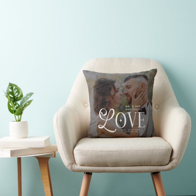 Modern Love Mr & Mrs Custom Wedding Photo Couples Kissen (Stuhl )