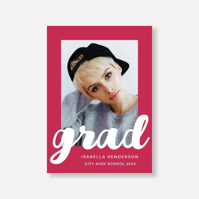 Modern Magenta Foto Script Abschluss Ankündigung (Modern Magenta Photo Script Graduation Announcement)