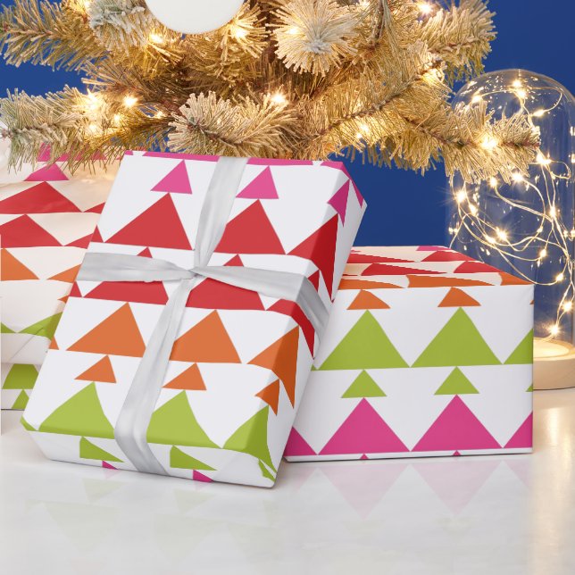 Modern Mini Christmas Trees Geometrisches Muster Geschenkpapier (Feiertage)