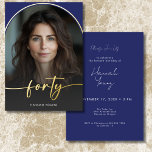 Modern Minimal Blue Arch Fortieth Birthday Folieneinladung<br><div class="desc">Feiern Sie mit dieser einfachen, modernen 40. Geburtstagsfeier in ruhigem, elegantem Stil - entworfen mit einem Stil, der sich um Sie dreht. Mit einem leicht dunkelem Overlay und in echter Folie gekleidetem Foto in Bogenform. Eine echte Folie modernes Drehbuch "vierzig" erstreckt sich über die Vorderseite und erfasst Ihren Stil und...</div>