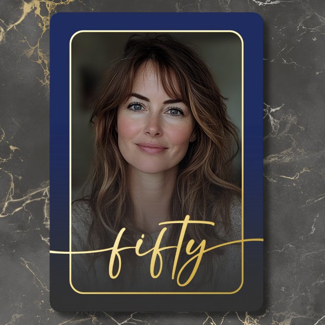 Modern Minimal Blue Foto Fiftieth Birthday Folieneinladung (Modern Minimal Blue Photo Fiftieth Birthday Foil Invitation)