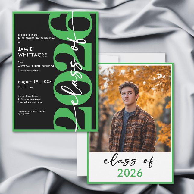 Modern Minimal Green Typography Graduation Party Einladung (Modern Minimal Green Typography Graduation Party Invitation)