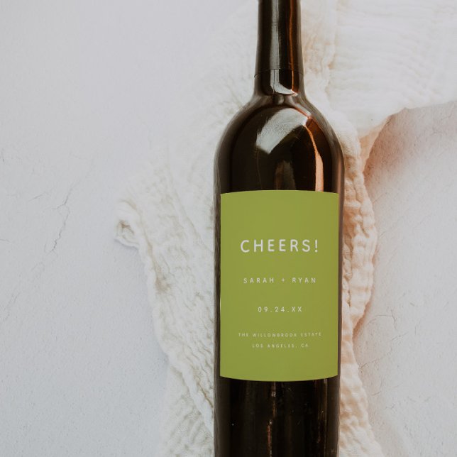 Modern Minimal Lime Green "Cheers!" Wedding Weinetikett (Von Creator hochgeladen)