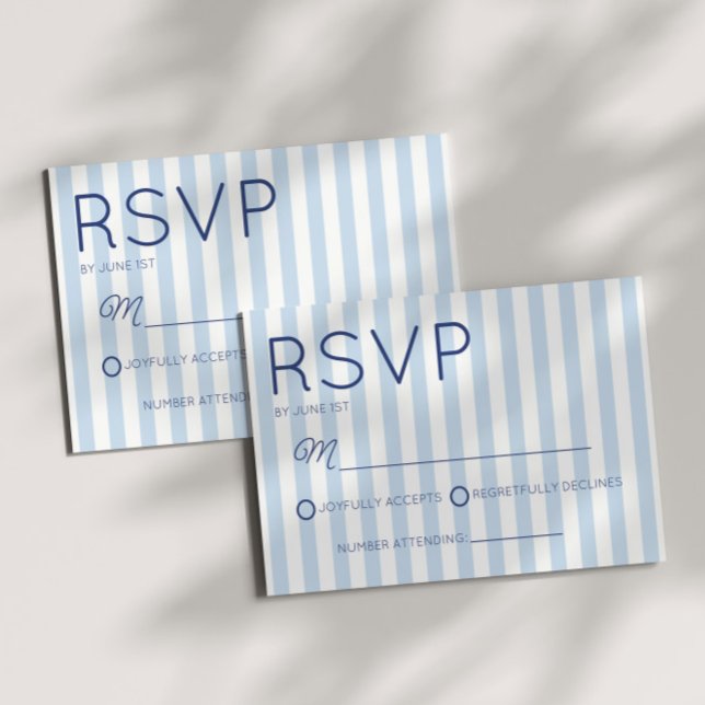 Modern Minimalist Coastal Blue StripesWedding RSVP Karte (Von Creator hochgeladen)