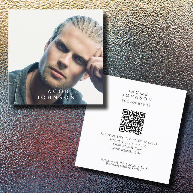 Modern Minimalist Full Photo QR Code Social Media Quadratische Visitenkarte (Modern Minimalist Full Photo QR Code Social Media Square Business Card)