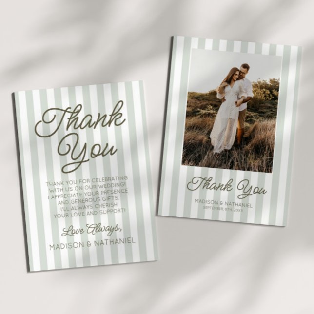 Modern Minimalist Sage Green Stripes Wedding Dankeskarte (Von Creator hochgeladen)