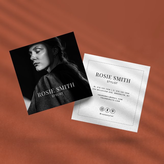 Modern Minimalist Simple Professional  Quadratische Visitenkarte (Von Creator hochgeladen)