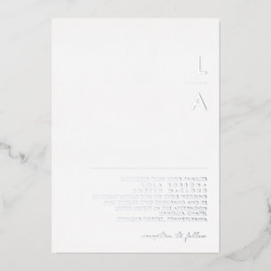 Modern Minimalistisch Silbernes Monogramm Echtes Folieneinladung