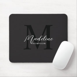 Modern Minimalistisches Script Black Monogram Mousepad