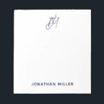 Modern Minimalistisches Script Monogram White Notizblock<br><div class="desc">Behalt alle deine Notizen, die mit diesem modernen, minimalistischen Script Monogramm Notizblock organisiert sind. Dieses Notizblock ist schlicht und elegant und eignet sich hervorragend für den Einsatz im Zuhause, im Büro oder unterwegs. Der weiße Hintergrund und das anpassbare marineblau blaue Skriptmonogramm machen dieses Notizblock zu einer stilvollen Ergänzung zu jedem...</div>