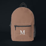 Modern Mocha Mousse Custom Monogram Name Bedruckter Rucksack<br><div class="desc">Mit diesem mousse Custom Monogram Name Printed Rucksack stärken Sie Ihren Alltagsstil. Dieser Rucksack wurde in Mocha Mousse, der Farbe des Jahres, entworfen und vereint raffinierten Minimalismus mit personalisierter Eleganz. Der schlanke, neutrale Ton macht es vielseitig und zeitlos, während die Möglichkeit, Ihr individuelles Monogramm oder Ihren eigenen Namen hinzuzufügen, eine...</div>