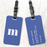 Modern Monogram Initial Gepäckanhänger<br><div class="desc">Moderne Kleinschreibung Typografie minimalistisches Monogramm Initialdesign, das in Personalisierung umgewandelt werden kann, zusammen mit den Details auf der Rückseite. Weiß auf blauem Hintergrund.</div>