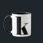 Modern Monogram Initial Letter k Black and White Tasse<br><div class="desc">Niedliches modernes k Monogramm in Schwarzweiß. Wenn Ihr bevorzugter Brief auf dieser Tasse nicht funktioniert,  lesen Sie bitte die Monogramm-Tasse für den gewünschten Brief oder kontaktieren Sie mich.</div>