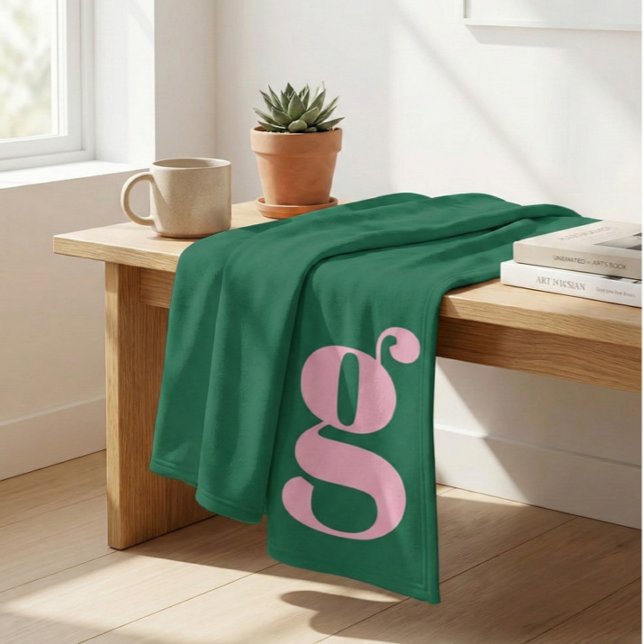Modern Monogram Initial Letter Pink Green Preppy Fleecedecke (Von Creator hochgeladen)