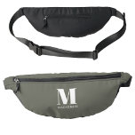 Modern Monogram Initial Name Sage Green Bauchtasche<br><div class="desc">Moderne Typografie minimalistisch Monogramm Initialdesign,  das zu personalisieren geändert werden kann.</div>