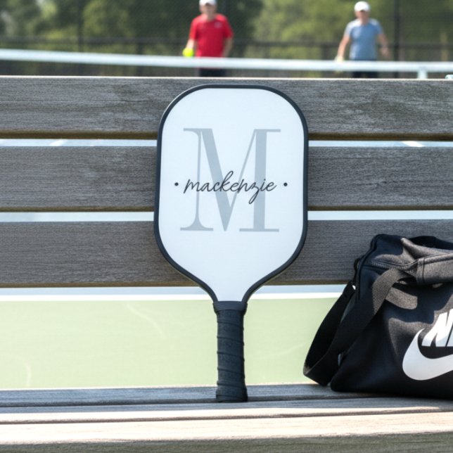 Modern Monogram Minimal Black White Pickleball Schläger (Von Creator hochgeladen)