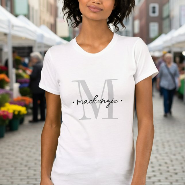 Modern Monogram Minimal Black White T-Shirt (Von Creator hochgeladen)
