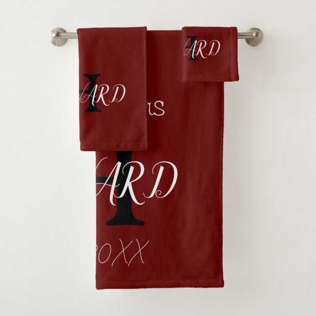 Modern Monogram Newlyweds Burgundy Red Schwarz-wei Badhandtuch Set (Insitu)