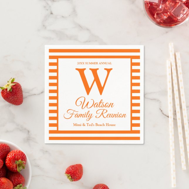 Modern monogram Orange Stripes Family Wiedersehen Serviette (Beispiel)