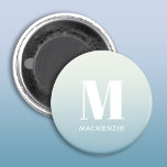 Modern Monogramm Anfangsname Aquamarin Aqua Gradie Magnet<br><div class="desc">Moderne Typografie minimalistisch monogramm Initialname Design,  die geändert werden können,  um personalisieren. Weiß auf einem aquamarinen Aqua-Blau-Ozean-Gefälle Hintergrund.</div>