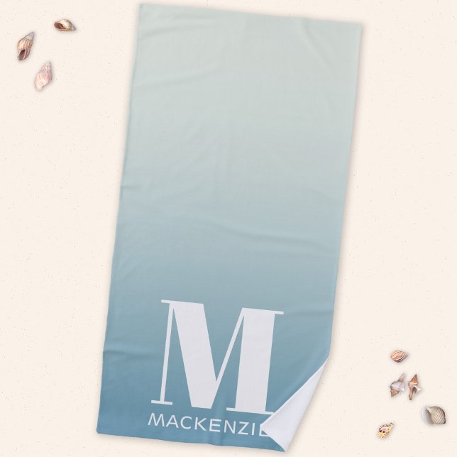 Modern Monogramm Anfangsname Aquamarin Aqua Gradie Strandtuch (Modern monogram initial name personalized aqua teal blue green gradient beach towel)