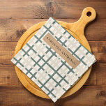Modern Montauk Grid Green & Beige Geschirrtuch<br><div class="desc">Add a touch of rustic elegance to your kitchen with this Personalized Modern Plaid Kitchen Towel. Featuring a clean crosshatch plaid pattern in muted green and beige tones, this towel blends farmhouse charm with contemporary design. Customize it with your name or family name for a personalized touch that makes it...</div>